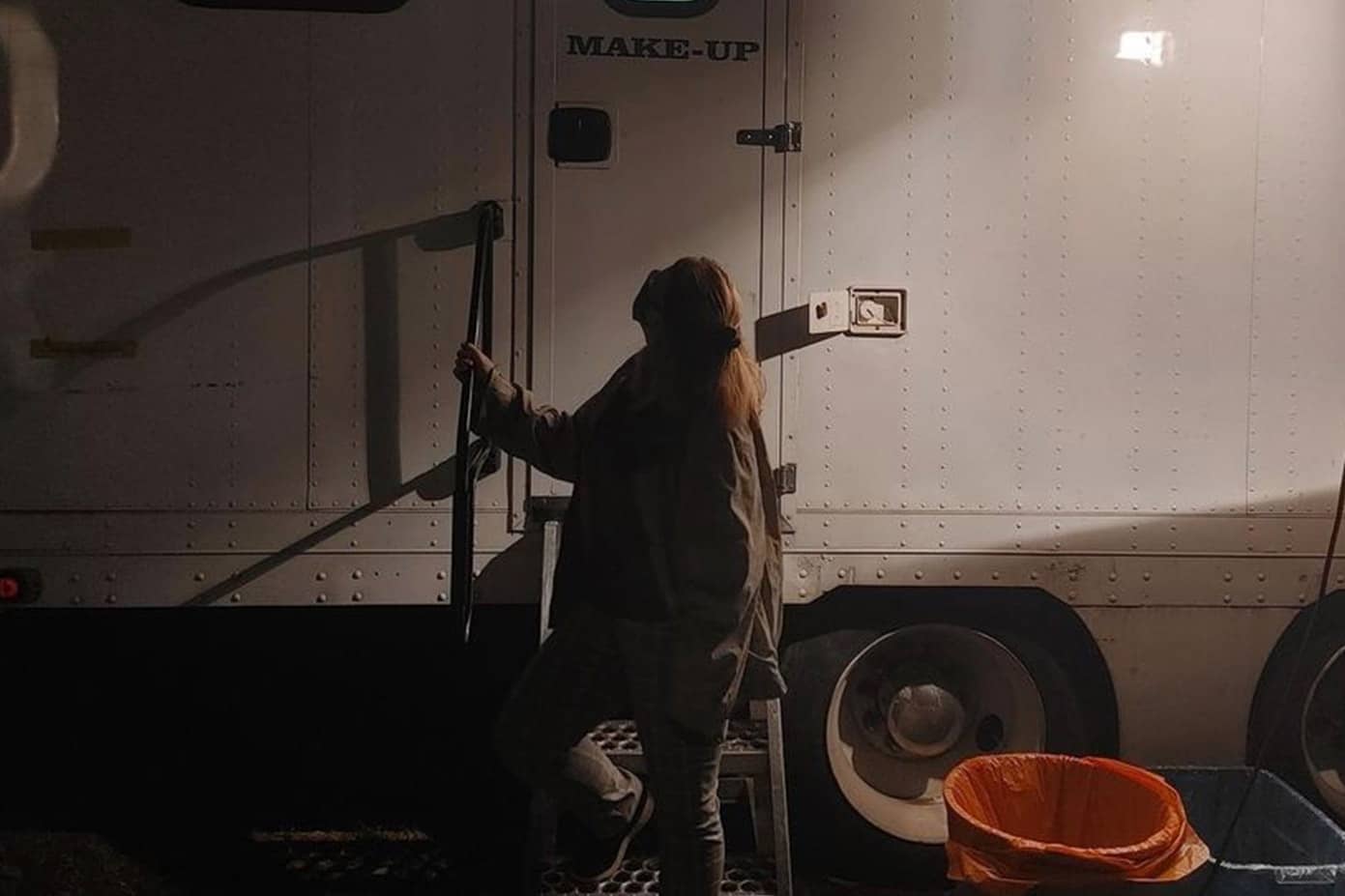 Alanna Burkholder Is Already On Set!