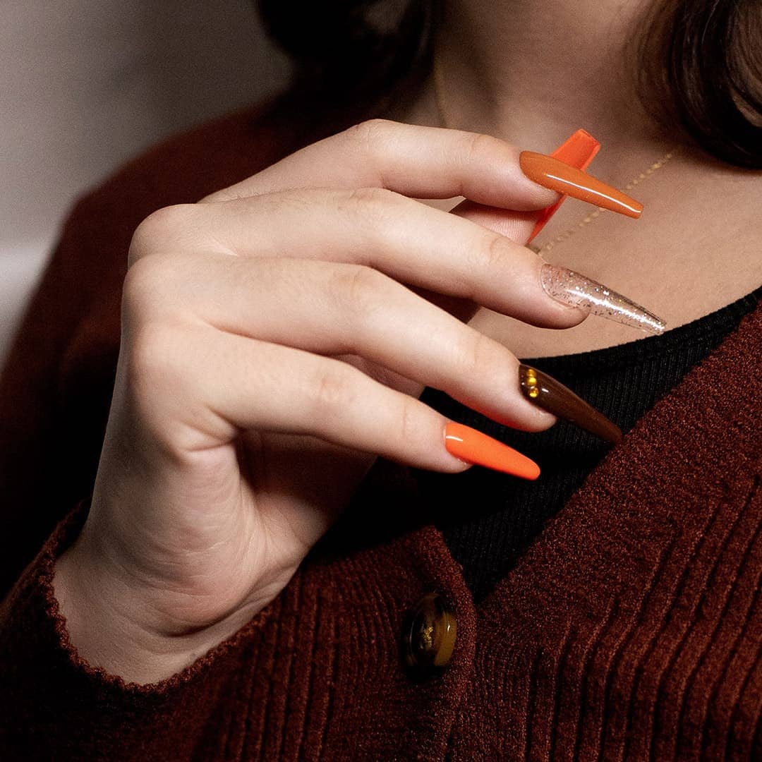 Sharing the first part of our students’ autumn-themed nail art!