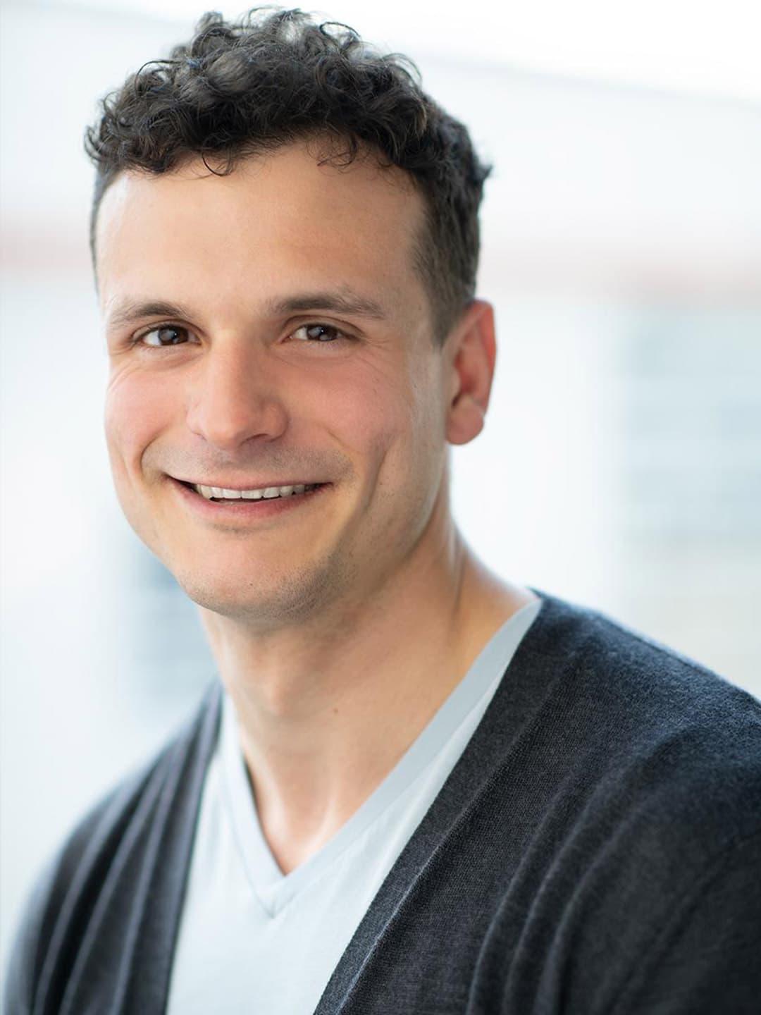 NIC Acting grad Alessandro Pekin in The Chicken Sisters!