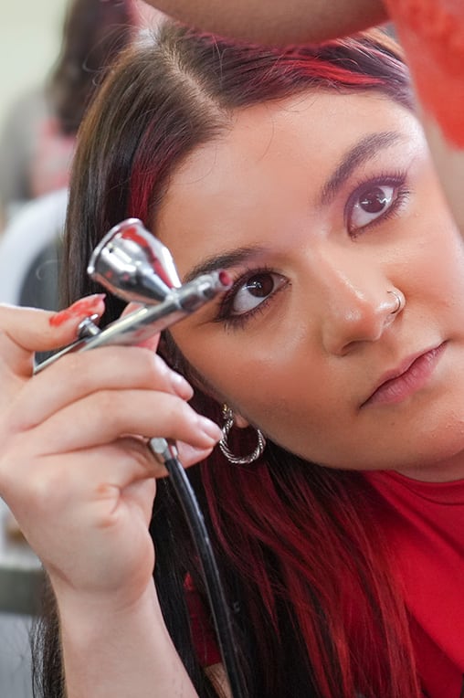 035-Carousel-MakeupInClass-30