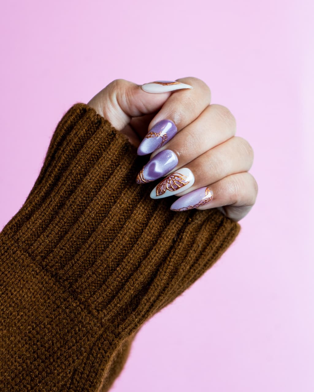What’s the difference between gel and acrylic nails?